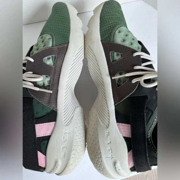 Nike Men’s Huarache-Type Size 13 - Picture 7 of 10